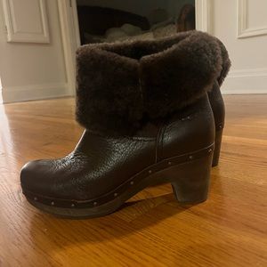 UGG size 7 fold over fur boots